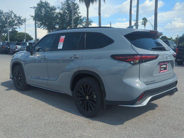 new 2025 Toyota Highlander car, priced at $51,452
