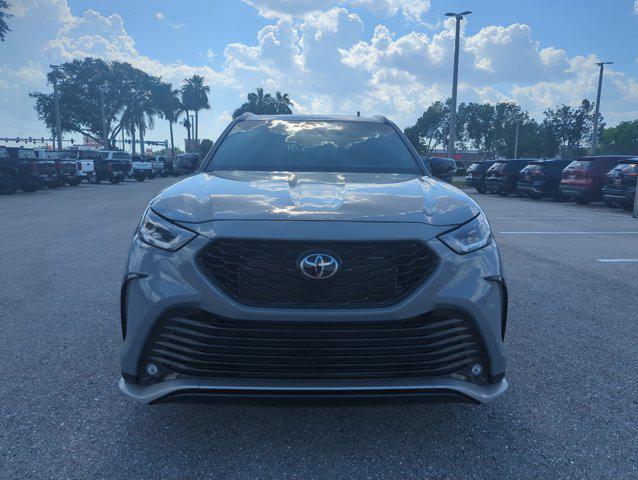 new 2025 Toyota Highlander car, priced at $51,452