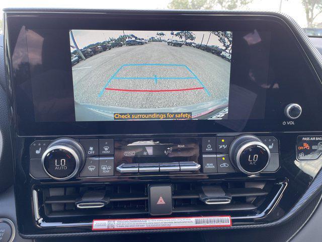 new 2025 Toyota Highlander car, priced at $51,452