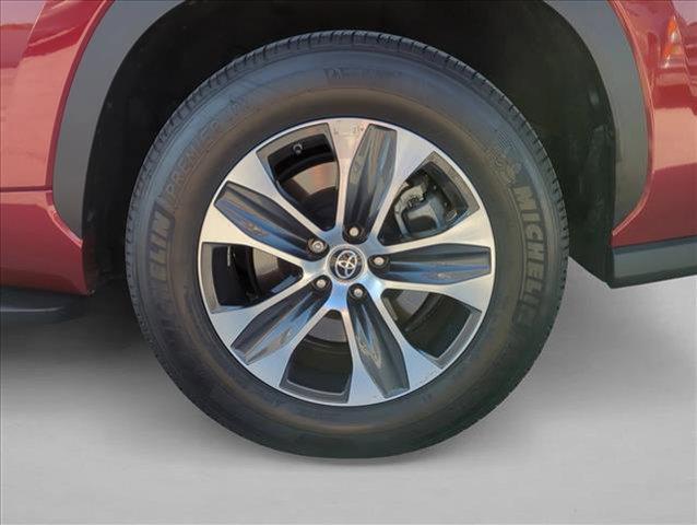used 2021 Toyota Highlander car, priced at $32,295