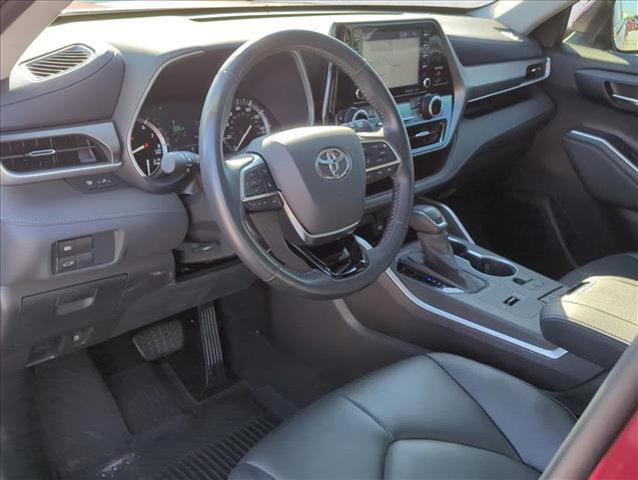 used 2021 Toyota Highlander car, priced at $32,295