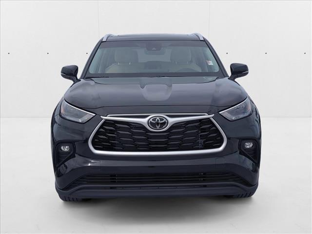 used 2024 Toyota Highlander car, priced at $38,998