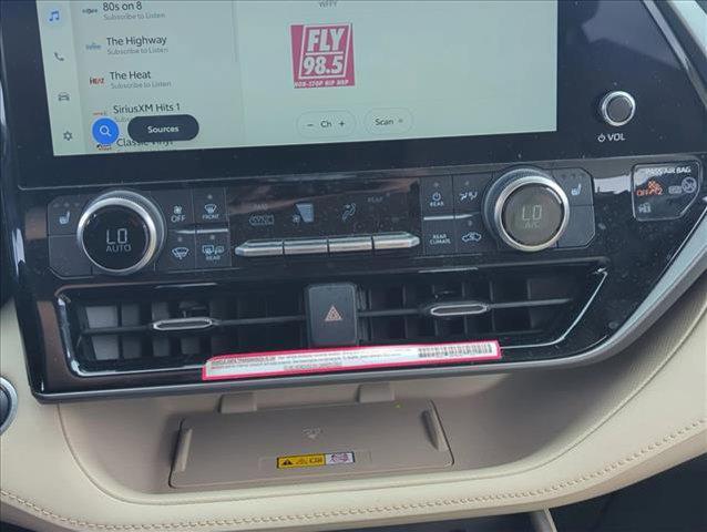 used 2024 Toyota Highlander car, priced at $38,998