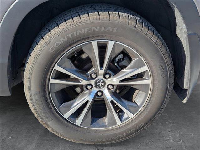 used 2018 Toyota Highlander car, priced at $25,695