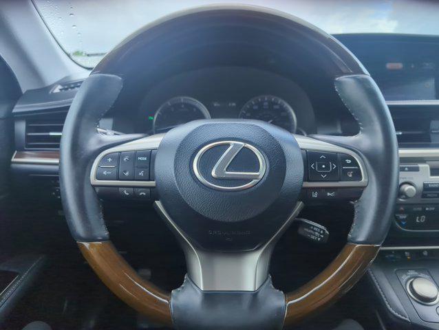 used 2016 Lexus ES 350 car, priced at $10,995
