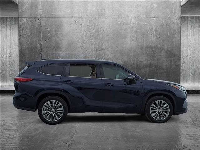 used 2021 Toyota Highlander car, priced at $41,995