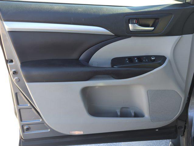 used 2018 Toyota Highlander car, priced at $24,992