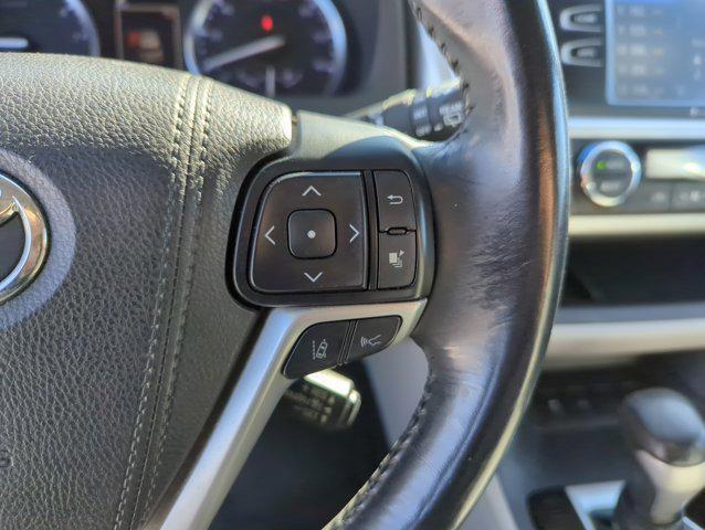 used 2018 Toyota Highlander car, priced at $24,992