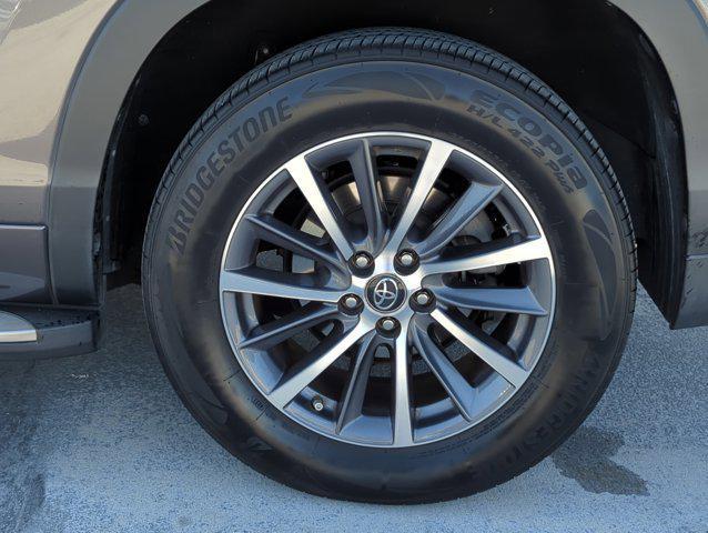 used 2018 Toyota Highlander car, priced at $24,992