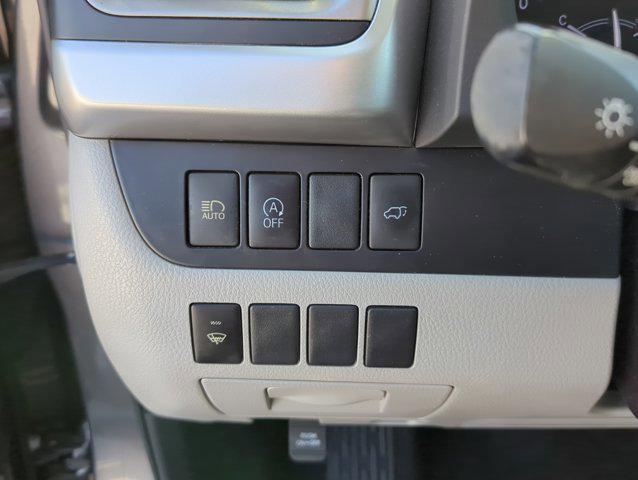 used 2018 Toyota Highlander car, priced at $24,992