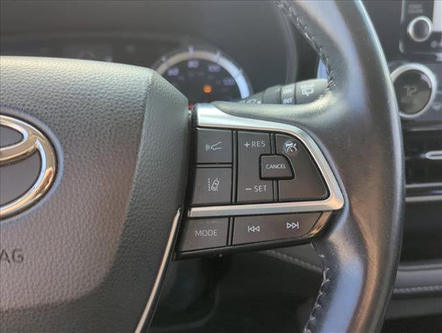 used 2020 Toyota Highlander car, priced at $24,907