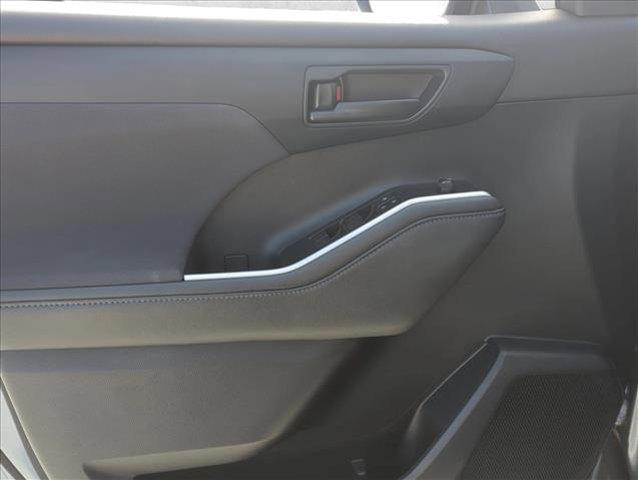 used 2020 Toyota Highlander car, priced at $24,907