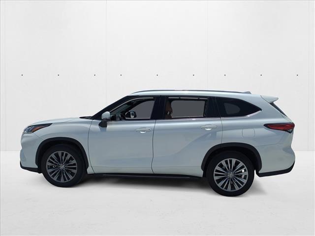 used 2021 Toyota Highlander car, priced at $35,995