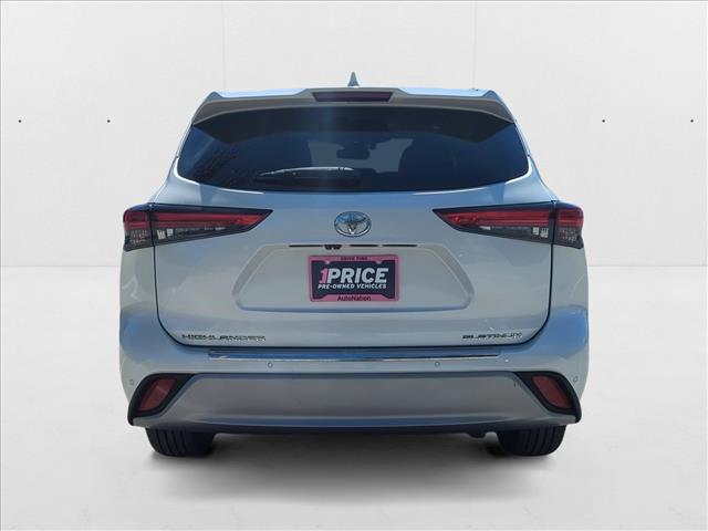 used 2021 Toyota Highlander car, priced at $35,995