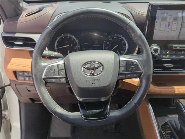 used 2021 Toyota Highlander car, priced at $35,995