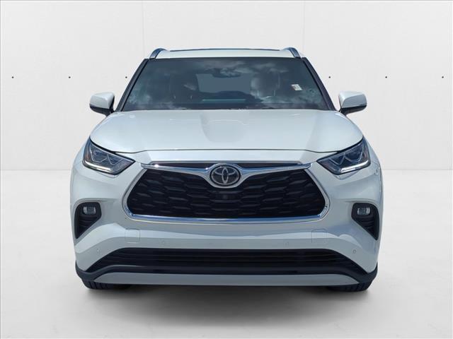 used 2021 Toyota Highlander car, priced at $35,995
