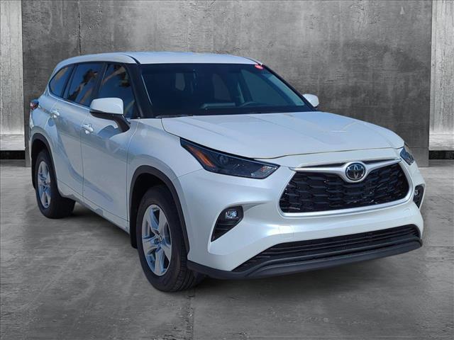 new 2025 Toyota Highlander car, priced at $42,733