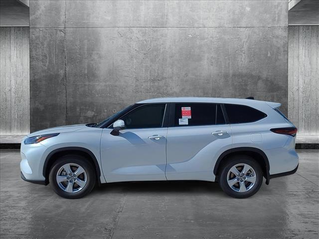 new 2025 Toyota Highlander car, priced at $42,733