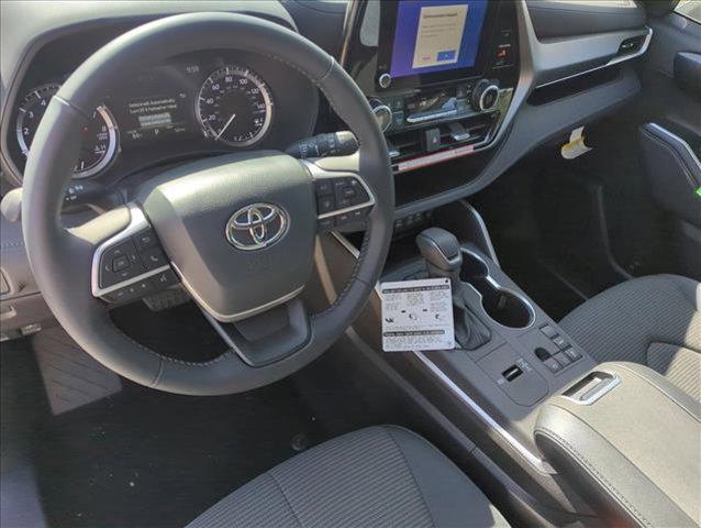 new 2025 Toyota Highlander car, priced at $42,733