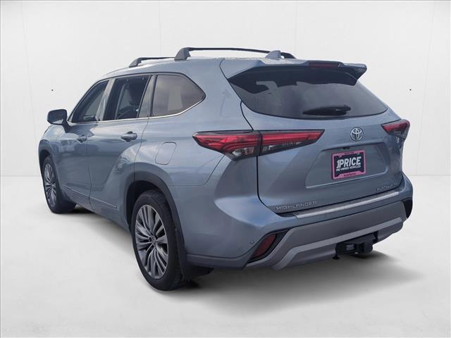 used 2021 Toyota Highlander car, priced at $32,898