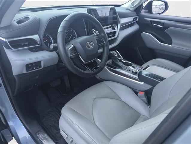 used 2021 Toyota Highlander car, priced at $32,898