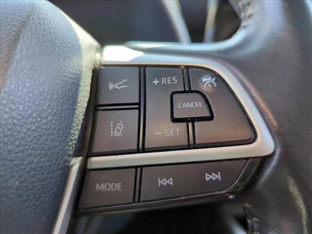 used 2022 Toyota Highlander car, priced at $29,044
