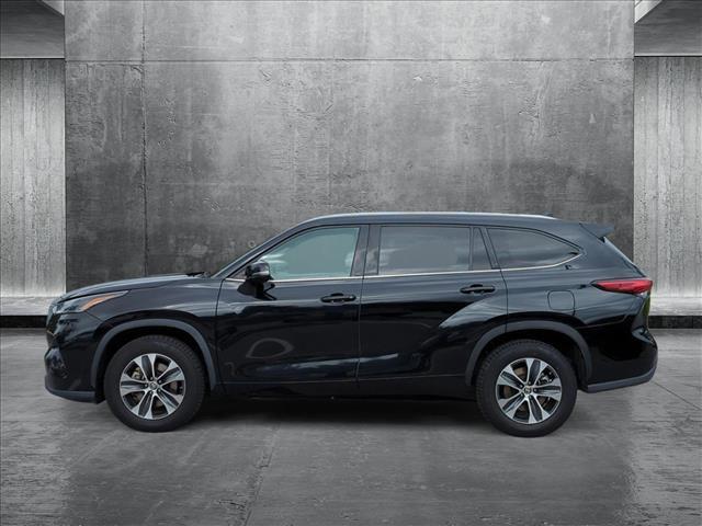 used 2021 Toyota Highlander car, priced at $32,631