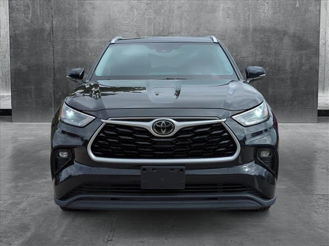 used 2021 Toyota Highlander car, priced at $32,631