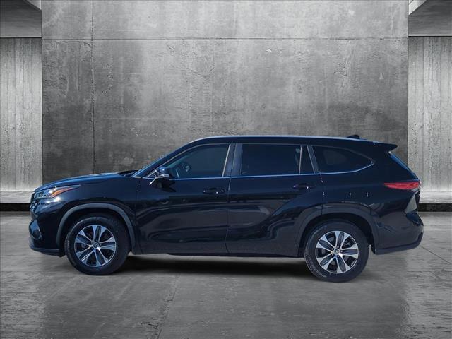 used 2023 Toyota Highlander car, priced at $38,249