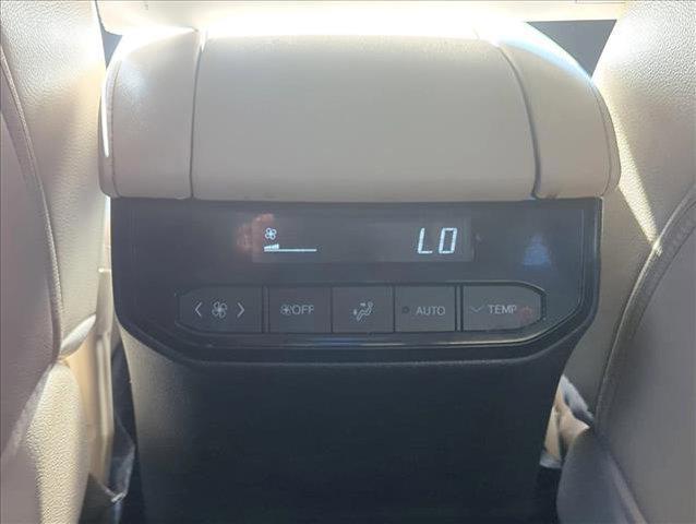 used 2023 Toyota Highlander car, priced at $38,249