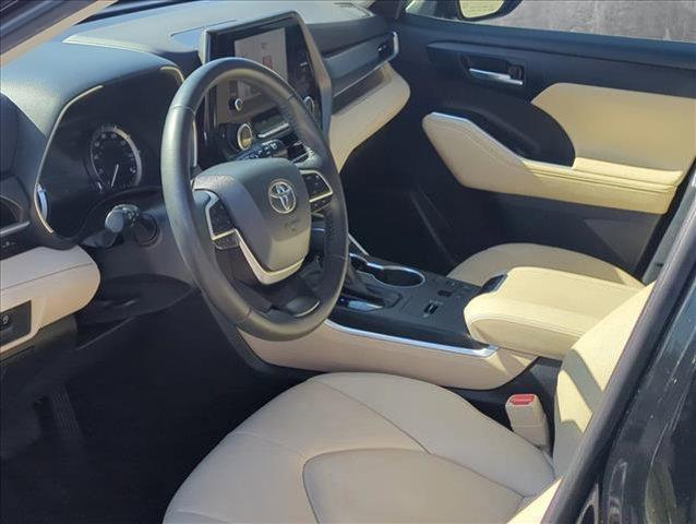 used 2023 Toyota Highlander car, priced at $38,249