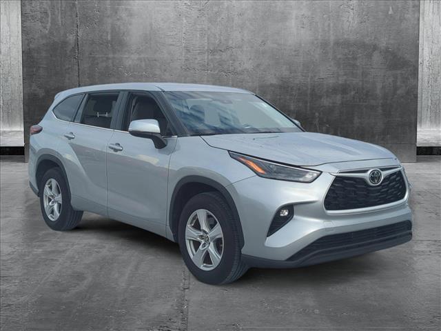 used 2024 Toyota Highlander car, priced at $37,498