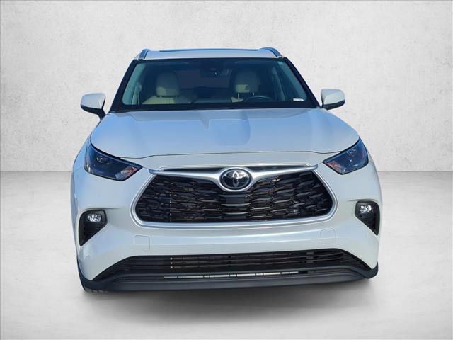 used 2022 Toyota Highlander car, priced at $31,898