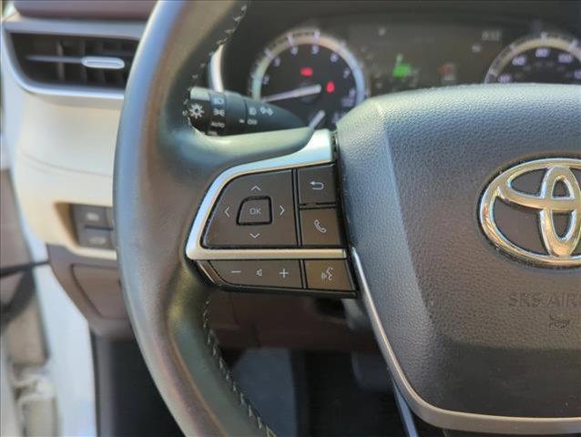 used 2022 Toyota Highlander car, priced at $31,898
