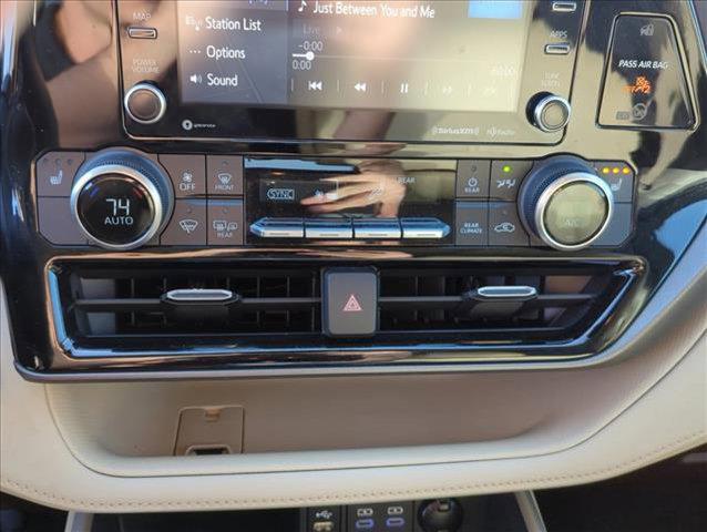 used 2022 Toyota Highlander car, priced at $31,898