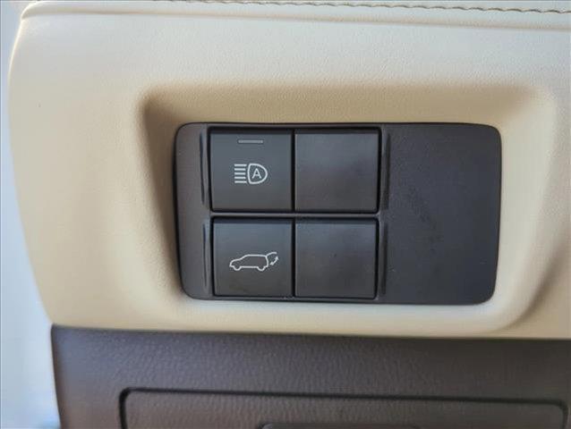used 2022 Toyota Highlander car, priced at $31,898