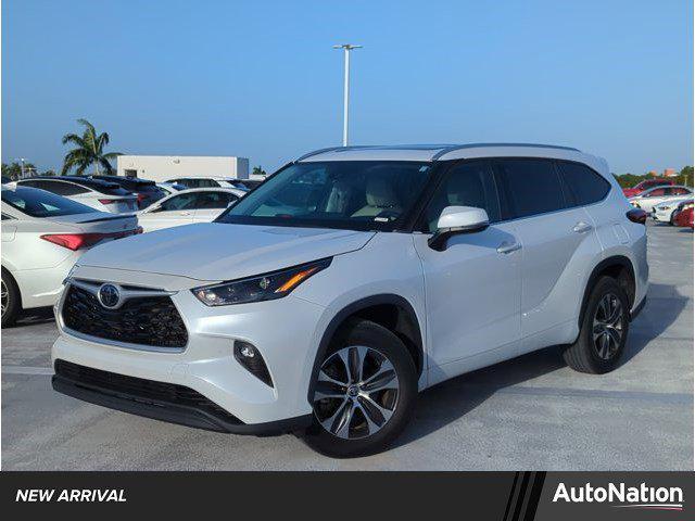 used 2022 Toyota Highlander car, priced at $31,898