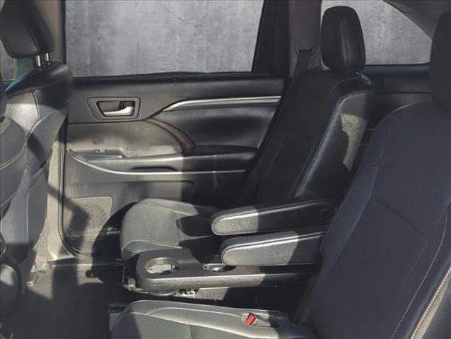 used 2019 Toyota Highlander car, priced at $26,428