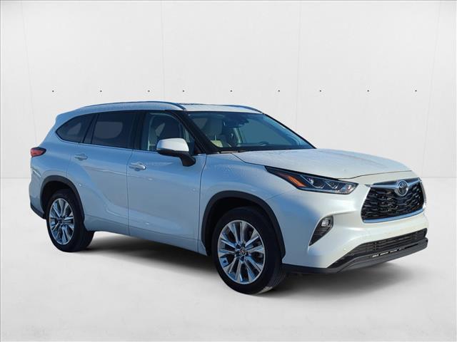 used 2023 Toyota Highlander car, priced at $36,998