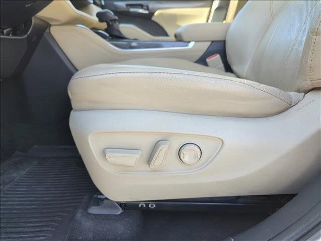 used 2023 Toyota Highlander car, priced at $36,998