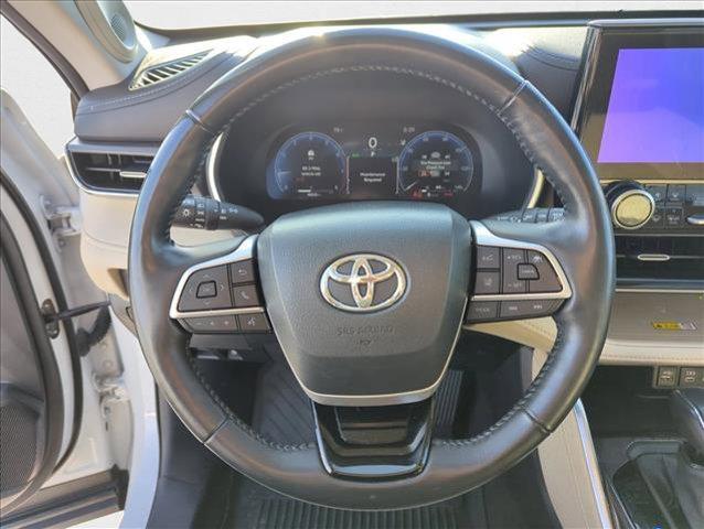 used 2023 Toyota Highlander car, priced at $36,998