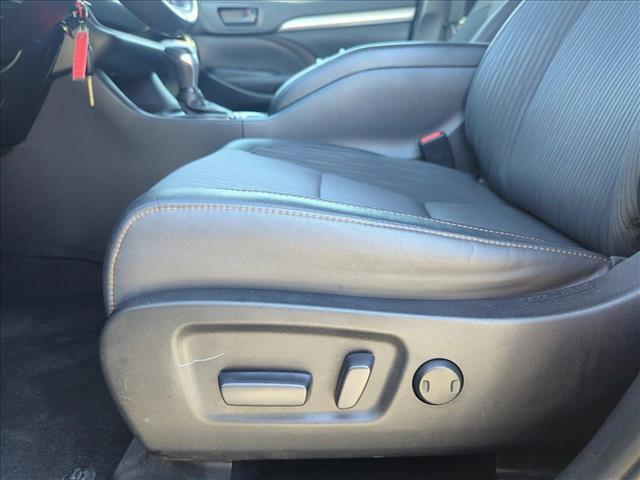 used 2019 Toyota Highlander car, priced at $25,399