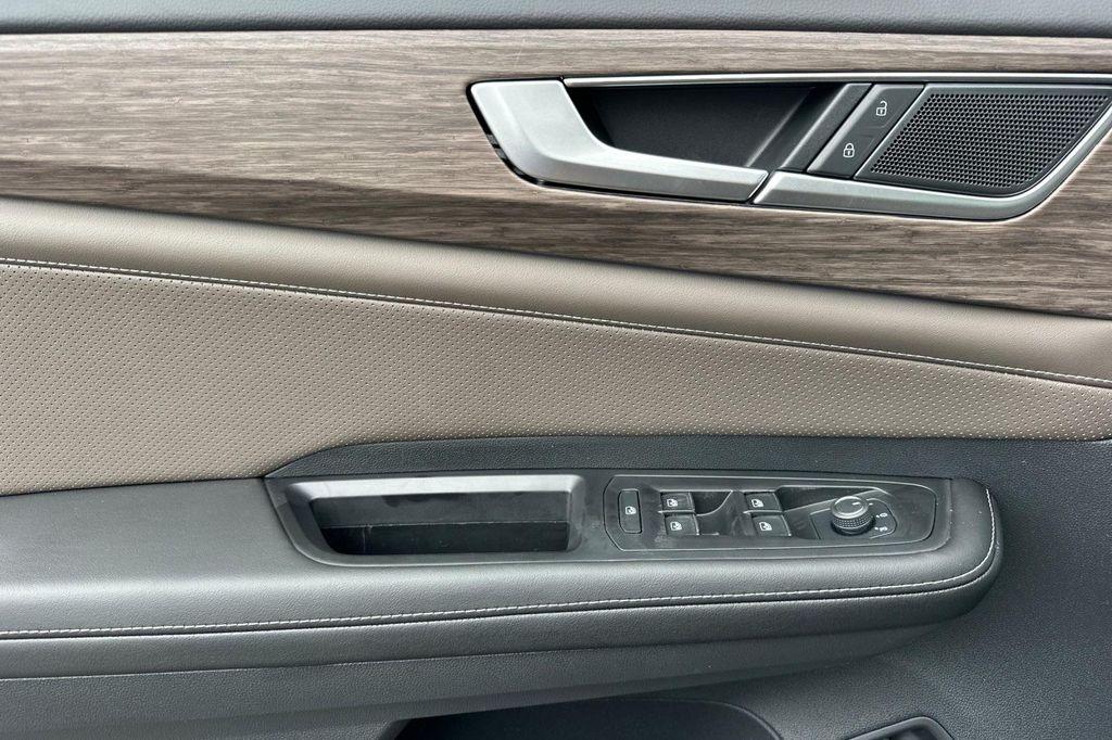 new 2025 Volkswagen Atlas car, priced at $48,611