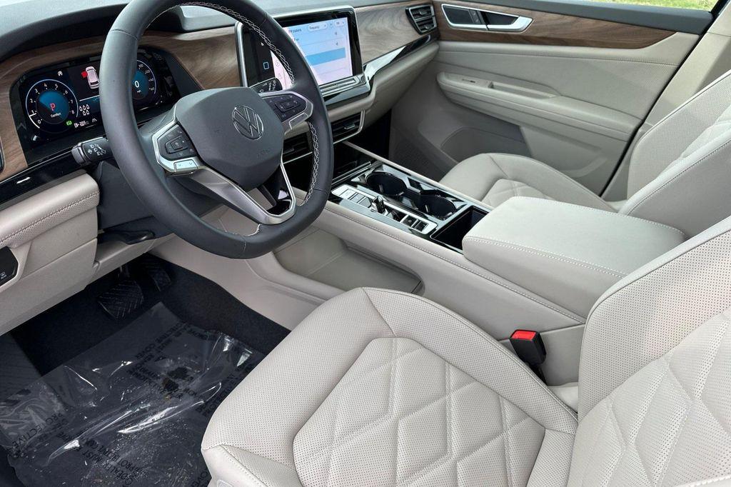 new 2025 Volkswagen Atlas car, priced at $40,635