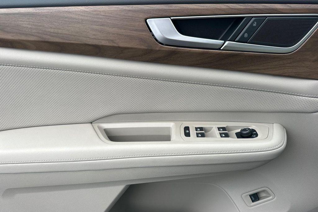 new 2025 Volkswagen Atlas car, priced at $40,635