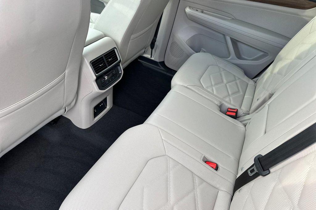 new 2025 Volkswagen Atlas car, priced at $40,635