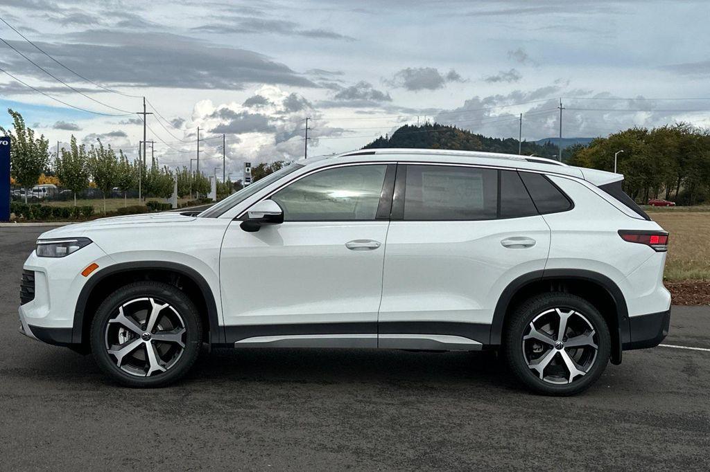 new 2025 Volkswagen Tiguan car, priced at $33,882