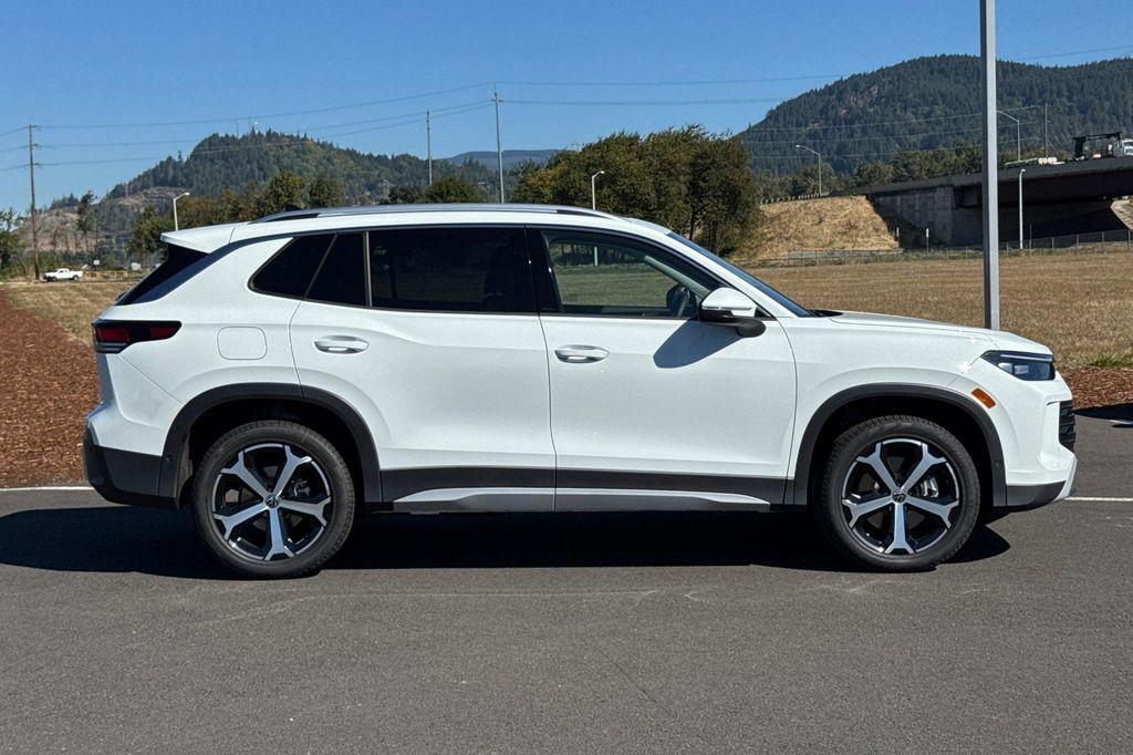 new 2025 Volkswagen Tiguan car, priced at $35,019