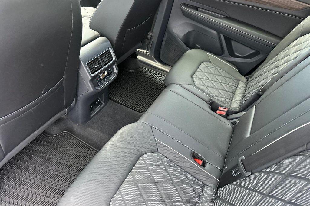 new 2025 Volkswagen Atlas car, priced at $49,539