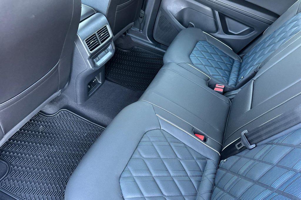 new 2026 Volkswagen Atlas Cross Sport car, priced at $56,556